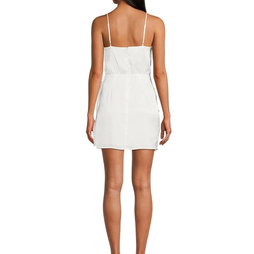 NWT WAYF V-Neck Sleeveless Tie Waist Wrap Mini Dress - Picture 2 of 5